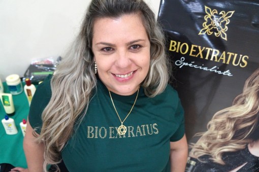 demonstracao-analise-capilar-bio-extratus-farmelhor-itau-de-minas-e-manos-mg-fraternidade-feminina-itauense-associacao-luz-do-servir-junho-2016 (2)