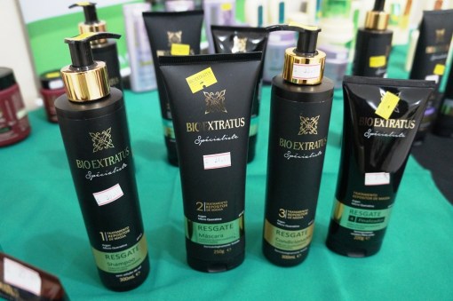 demonstracao-analise-capilar-bio-extratus-farmelhor-itau-de-minas-e-manos-mg-fraternidade-feminina-itauense-associacao-luz-do-servir-junho-2016 (5)