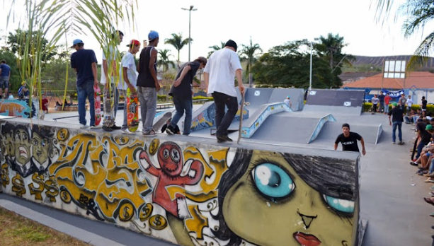 pista-de-skate-parque-odelio-de-brito-itau-de-minas-e-manos-mg