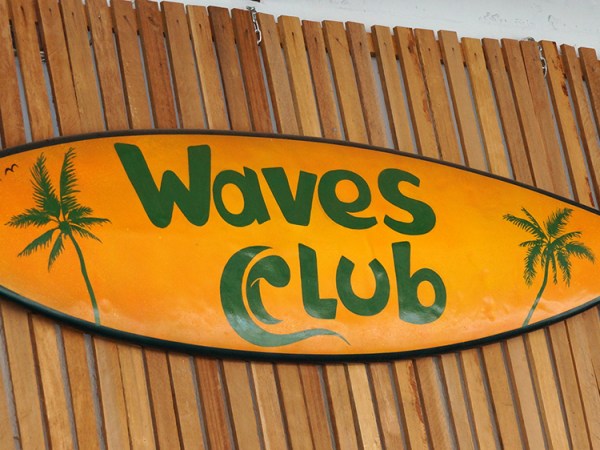 🌊 WAVES CLUB